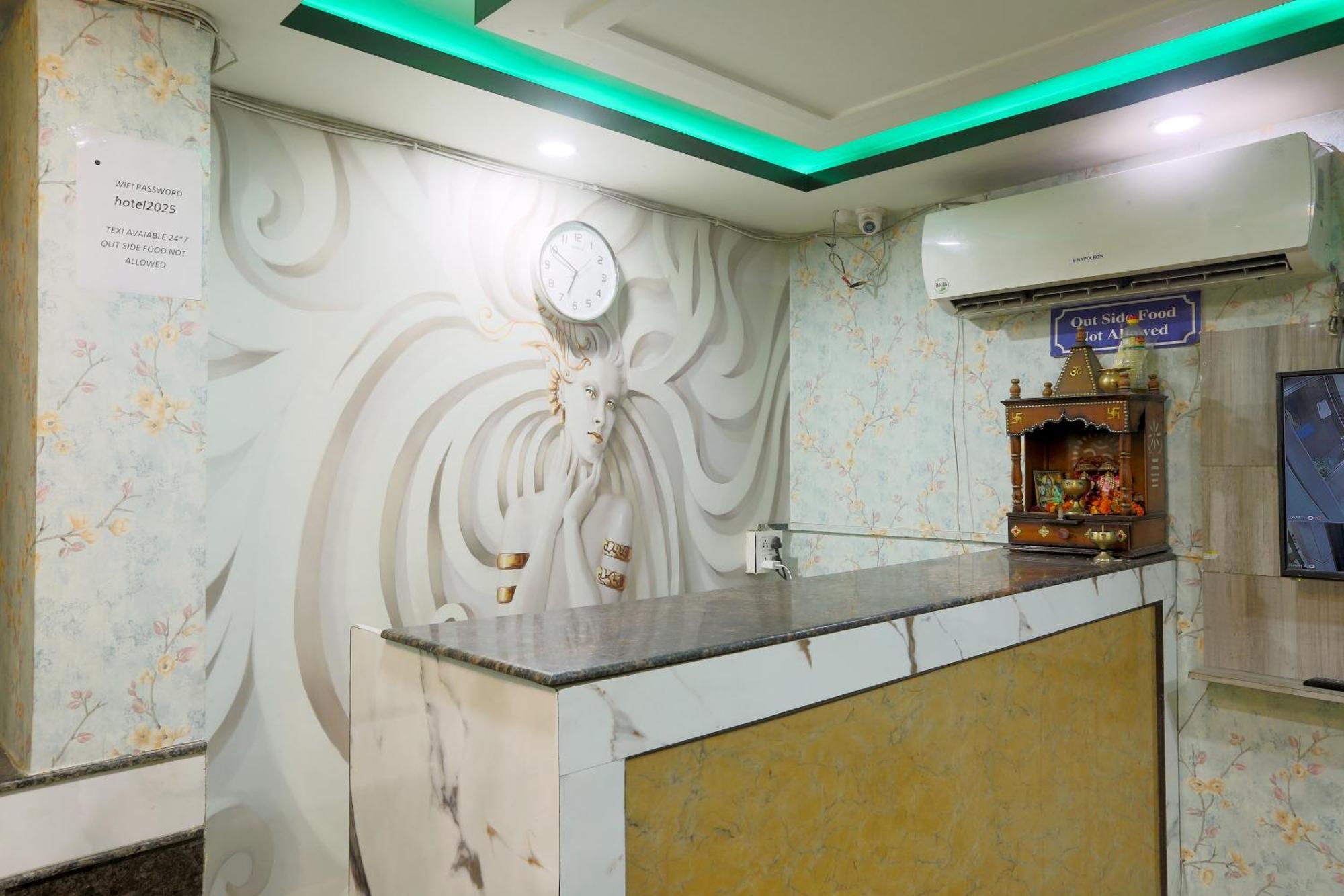 Hotel Triton Grand At Delhi Airport Nueva Delhi Exterior foto
