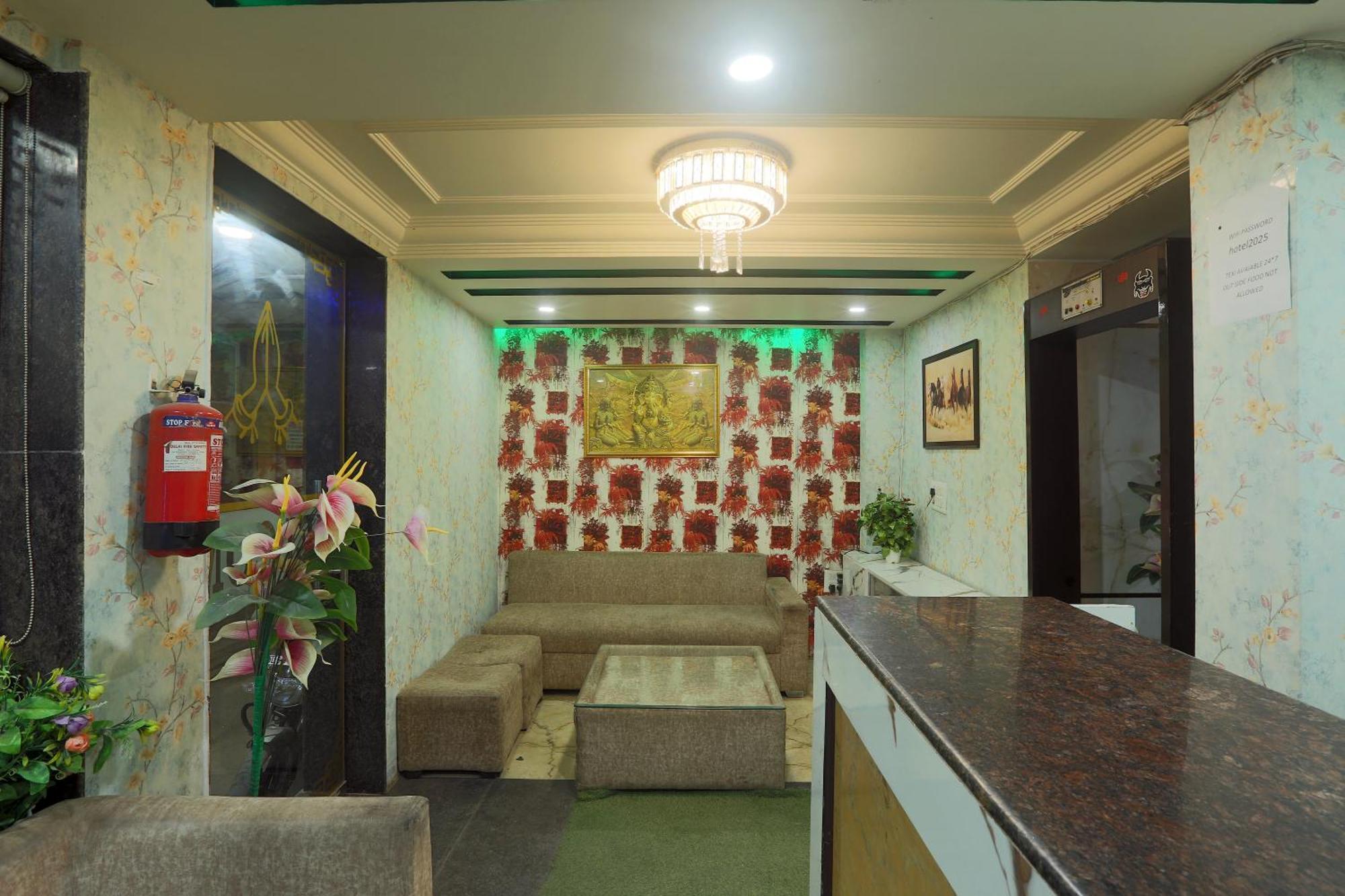 Hotel Triton Grand At Delhi Airport Nueva Delhi Exterior foto
